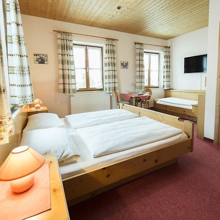 Landgasthof Pilsenhof Entenbraterei 헤헨도르프암필젠지 외부 사진