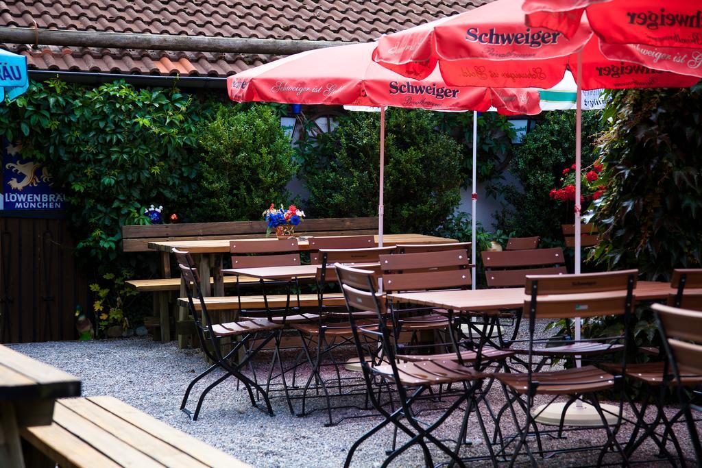 Landgasthof Pilsenhof Entenbraterei 헤헨도르프암필젠지 외부 사진