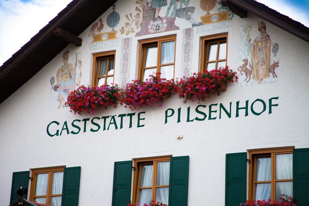 Landgasthof Pilsenhof Entenbraterei 헤헨도르프암필젠지 외부 사진