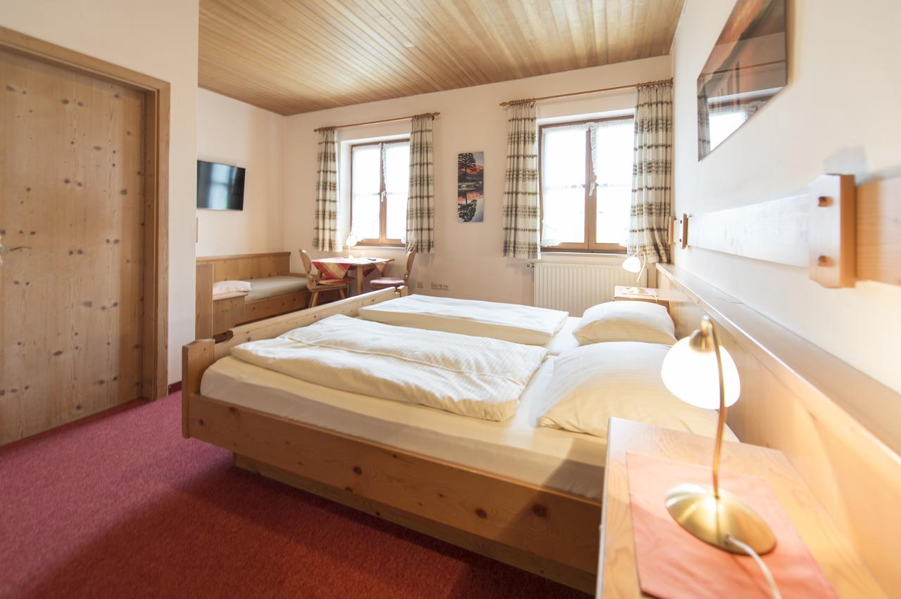 Landgasthof Pilsenhof Entenbraterei 헤헨도르프암필젠지 외부 사진