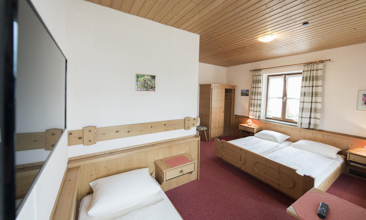 Landgasthof Pilsenhof Entenbraterei 헤헨도르프암필젠지 외부 사진