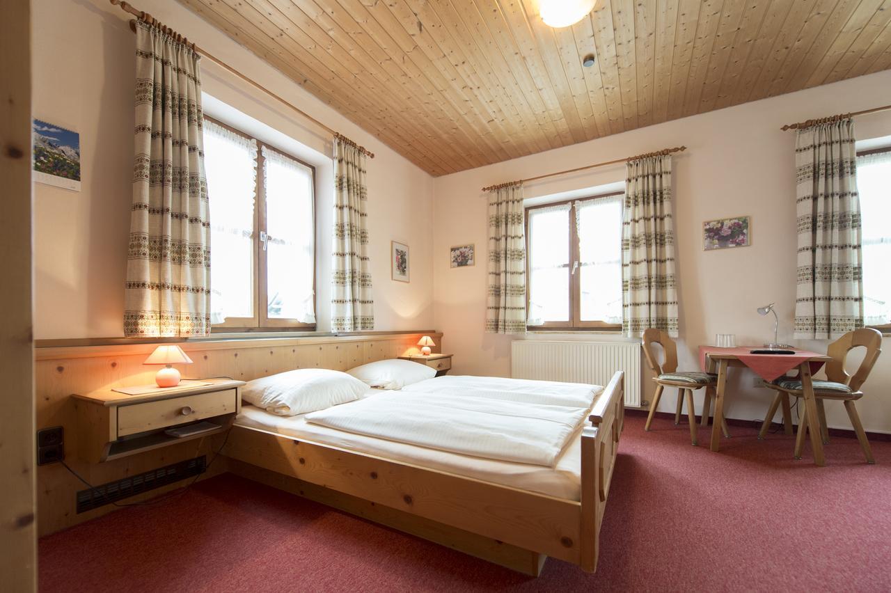 Landgasthof Pilsenhof Entenbraterei 헤헨도르프암필젠지 외부 사진