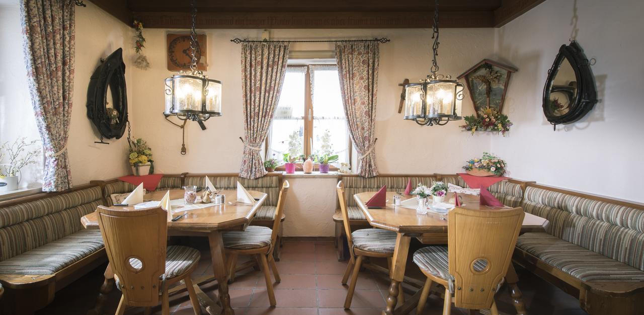 Landgasthof Pilsenhof Entenbraterei 헤헨도르프암필젠지 외부 사진