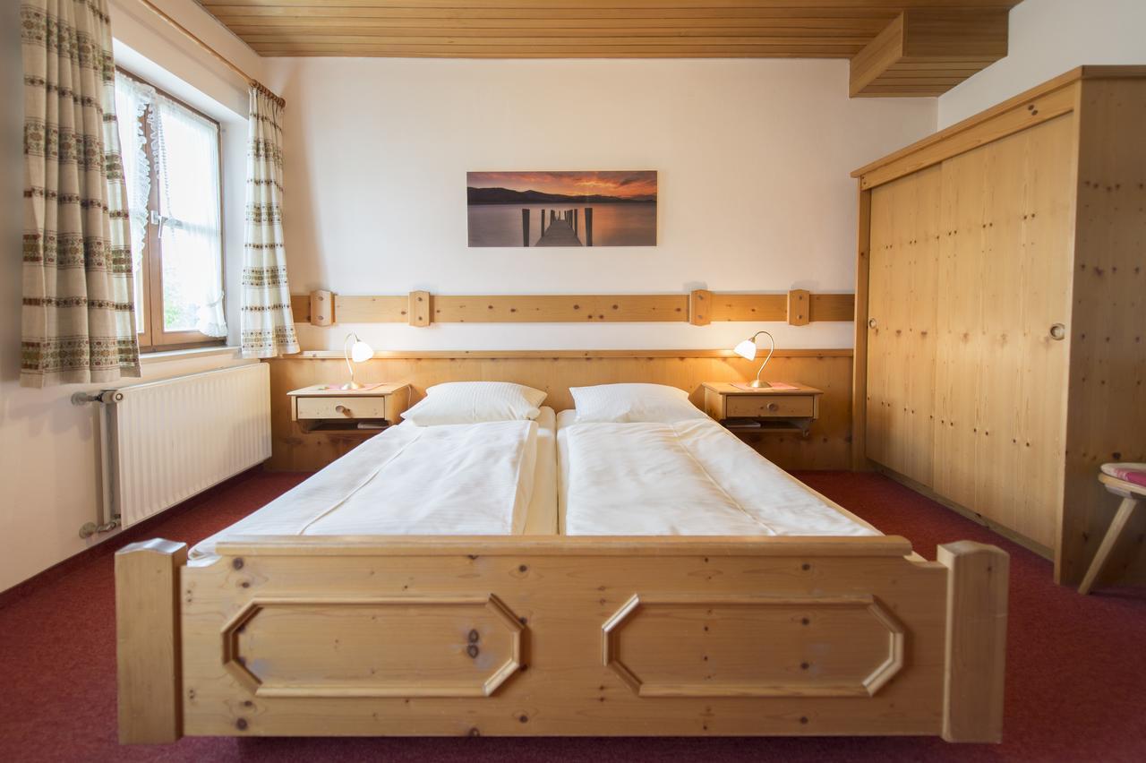 Landgasthof Pilsenhof Entenbraterei 헤헨도르프암필젠지 외부 사진