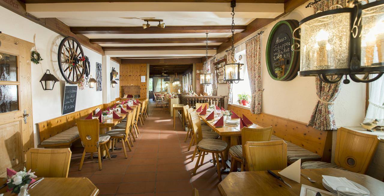 Landgasthof Pilsenhof Entenbraterei 헤헨도르프암필젠지 외부 사진