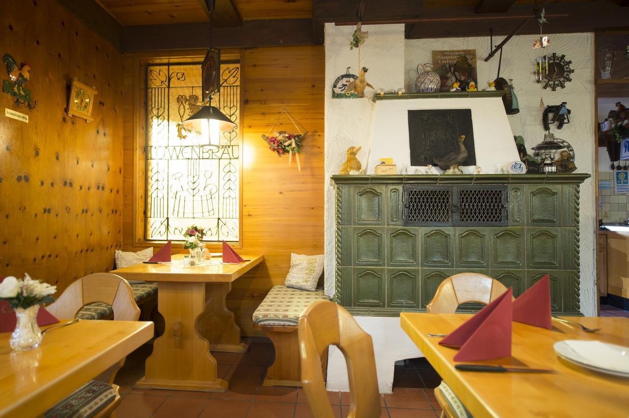 Landgasthof Pilsenhof Entenbraterei 헤헨도르프암필젠지 외부 사진